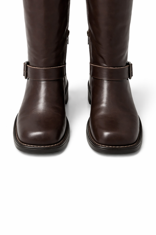 Damskie wysokie brązowe kozaki ze kwadratowym noskiem i szeroką cholewką